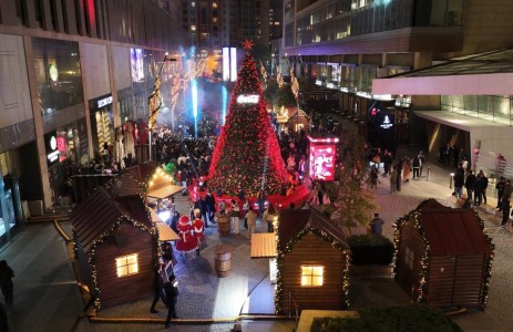 “New Year Village” Brings the Festive Spirit to Port Baku Mall