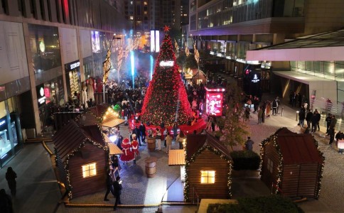“New Year Village” Brings the Festive Spirit to Port Baku Mall